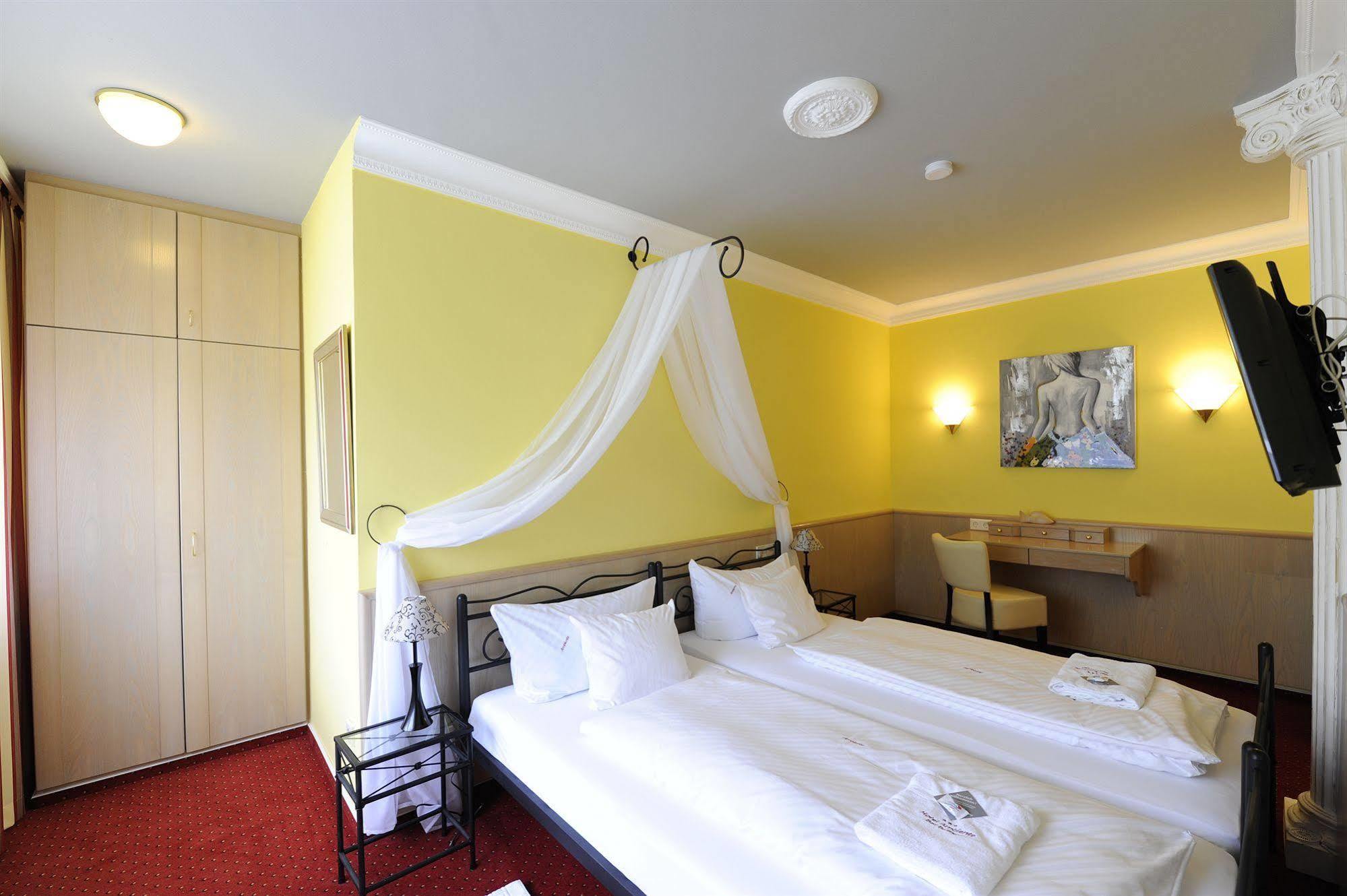 Hotel Ambiente Bad Bellingen Luaran gambar